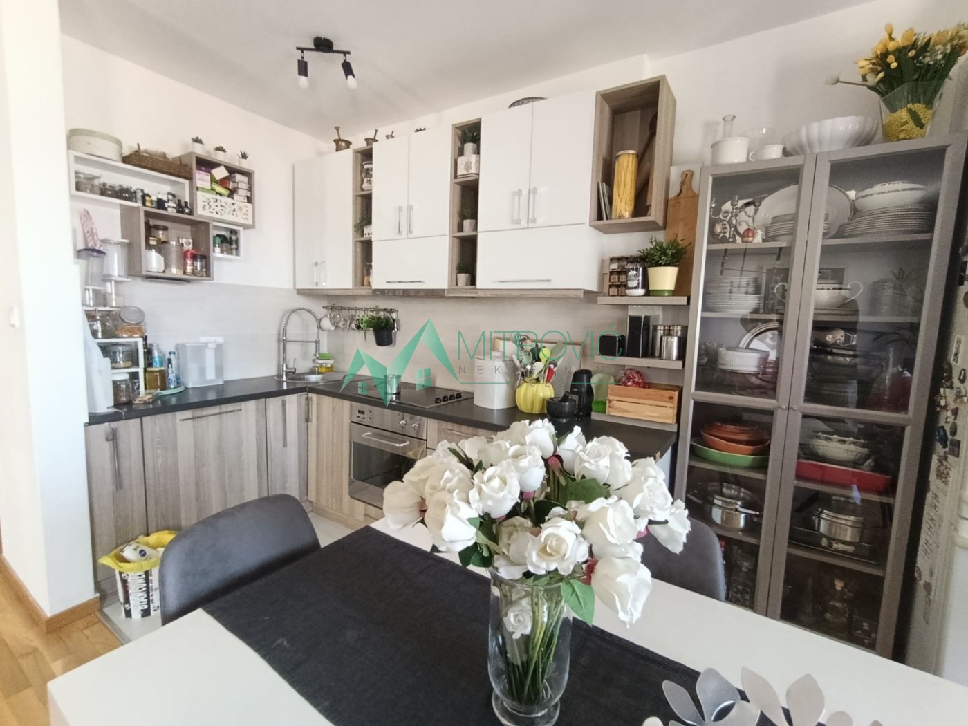 Stan Prodaja Novi Sad  72 m2
