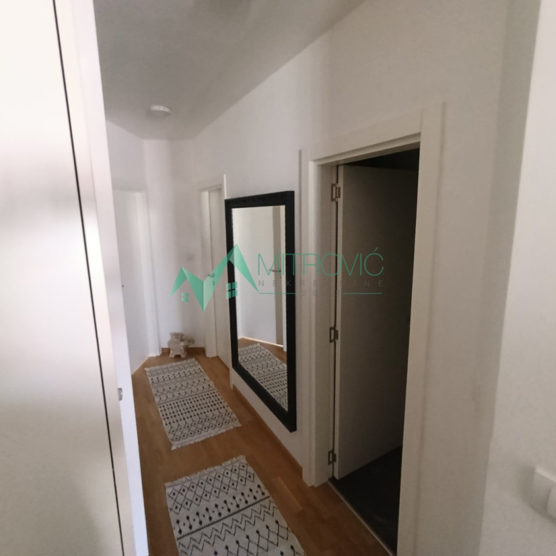 Stan Prodaja Novi Sad  72 m2
