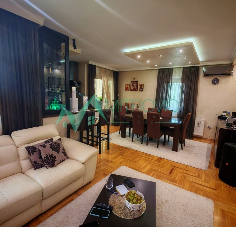 Stan Prodaja Novi Sad  72 m2