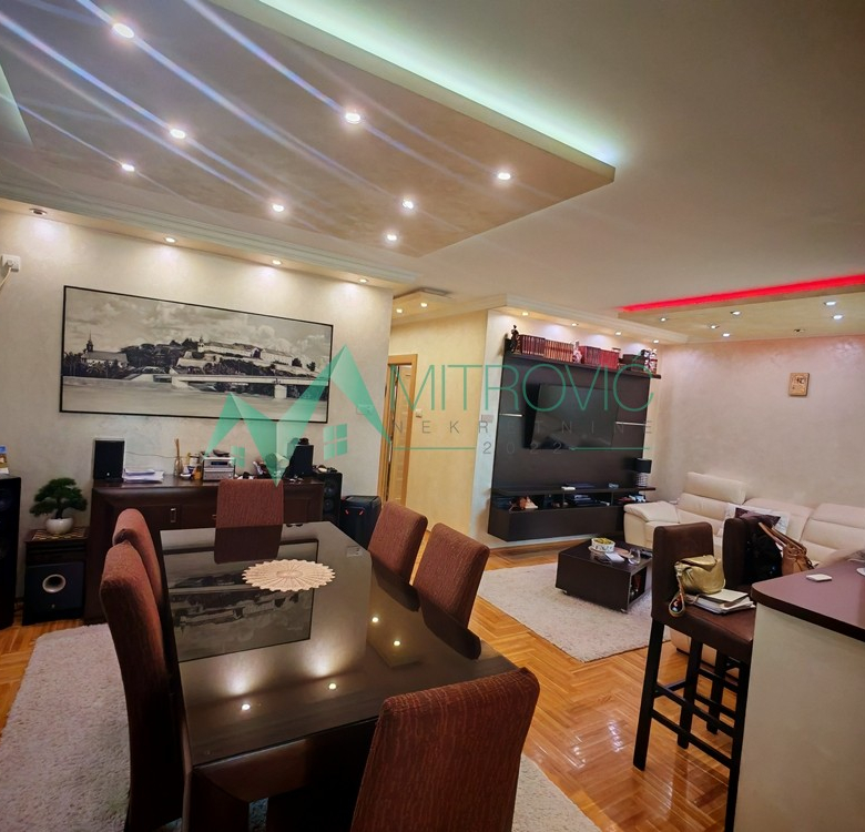 Stan Prodaja Novi Sad  72 m2