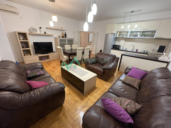 Stan Prodaja Novi Sad  76 m2