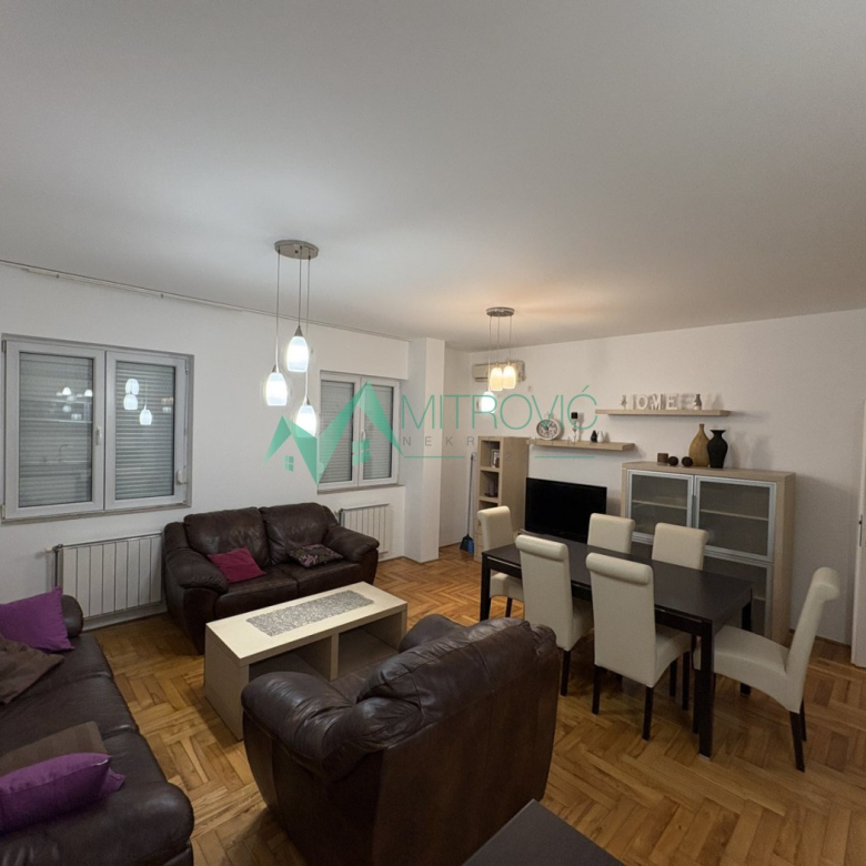Stan Prodaja Novi Sad  76 m2