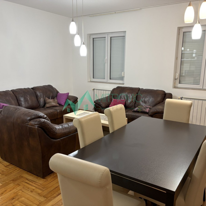 Stan Prodaja Novi Sad  76 m2