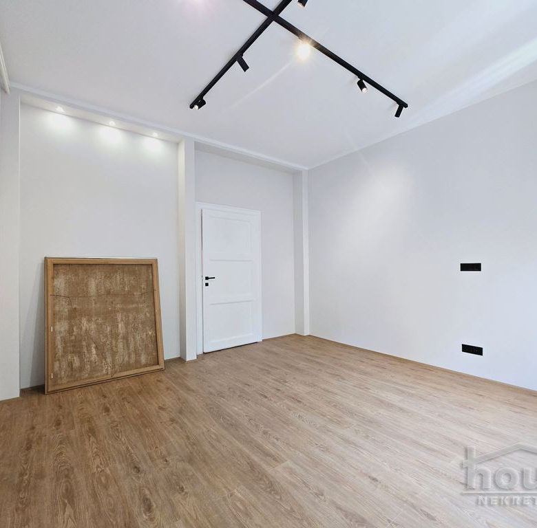 Stan Prodaja Novi Sad  100 m2
