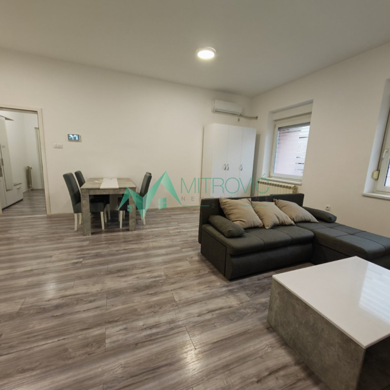 Stan Prodaja Novi Sad  71 m2