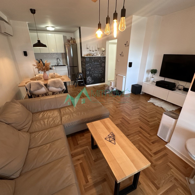 Stan Prodaja Novi Sad  94 m2