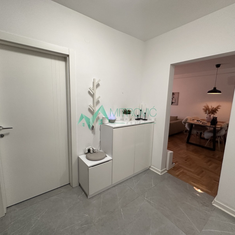 Stan Prodaja Novi Sad  94 m2