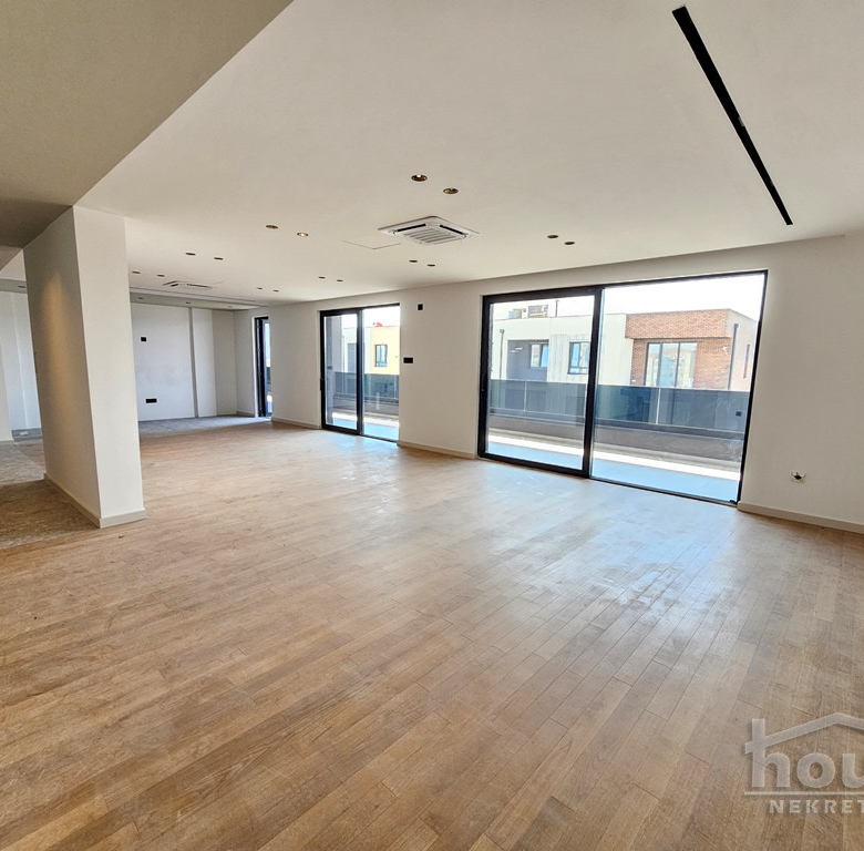 Stan Prodaja Novi Sad  194 m2