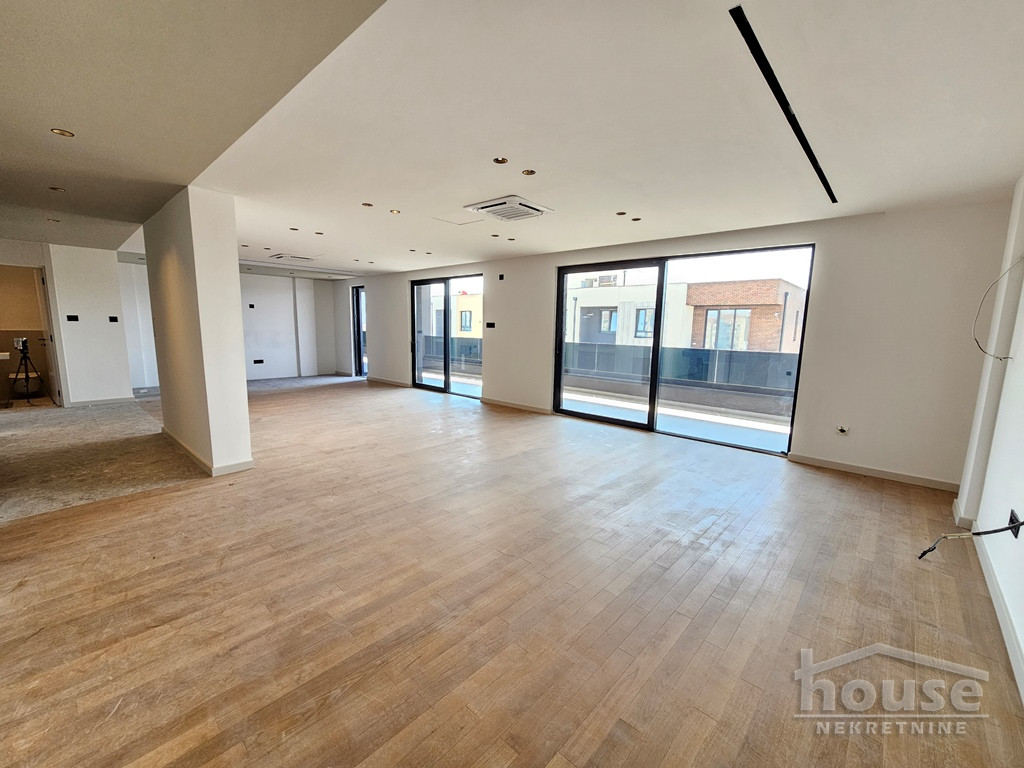 Stan Prodaja Novi Sad  194 m2