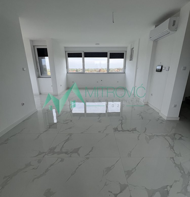 Stan Prodaja Petrovaradin  100 m2