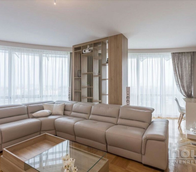 Stan Prodaja Novi Sad  120 m2