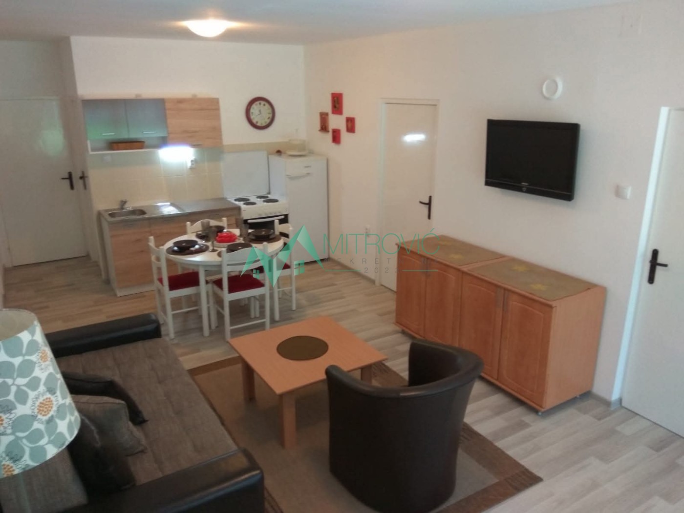 stanovi-4-pr-vrdnik-1004141-jdy96 ***INVESTICIONA PRILIKA U CENTRU VRDNIKA – PRODAJA BIZNISA SA DVE STAMBENE JEDINICE od 88 m2***