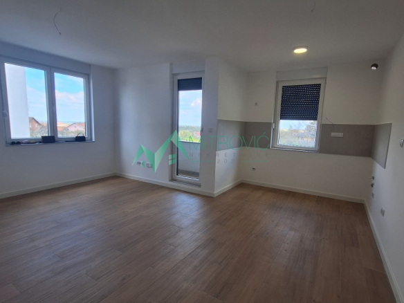 Stan Prodaja Petrovaradin  72 m2