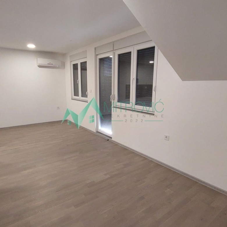 Stan Prodaja Petrovaradin  82 m2