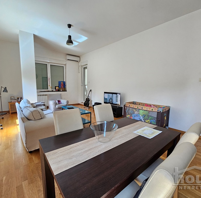 Stan Prodaja Novi Sad  110 m2