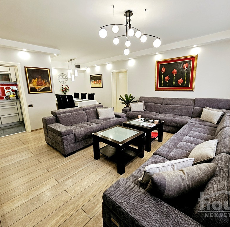 Stan Prodaja Novi Sad  105 m2