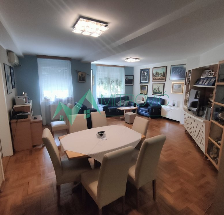 Prodaja prelepog četvorosobnog stana na Grbavici! 112m2. Uknjižen!.