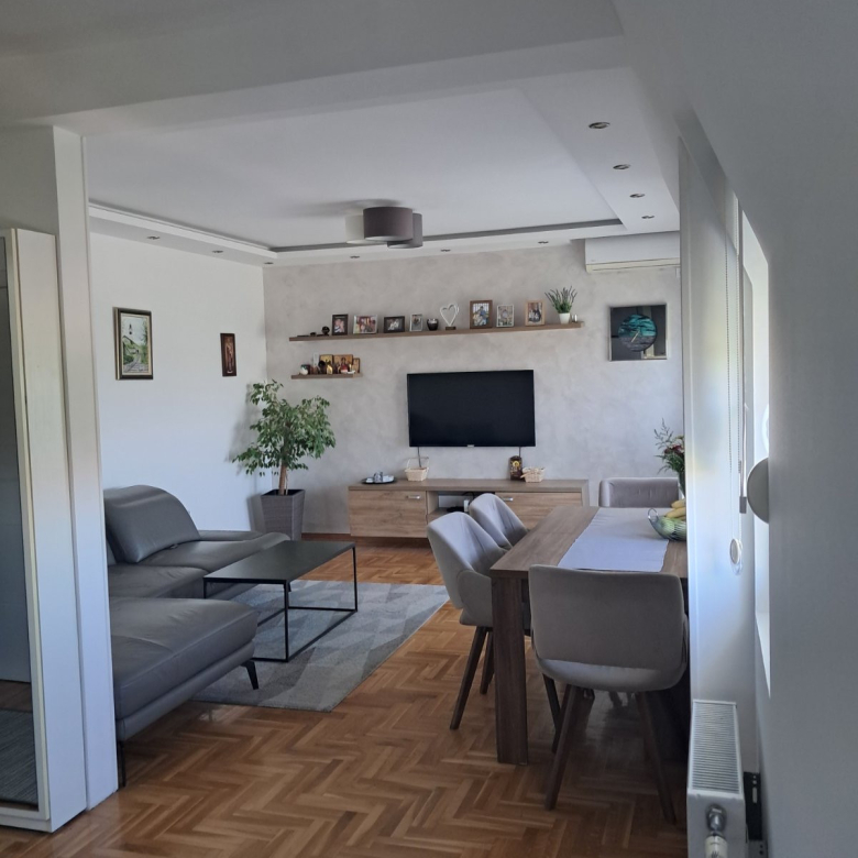 Stan Prodaja Novi Sad  97 m2