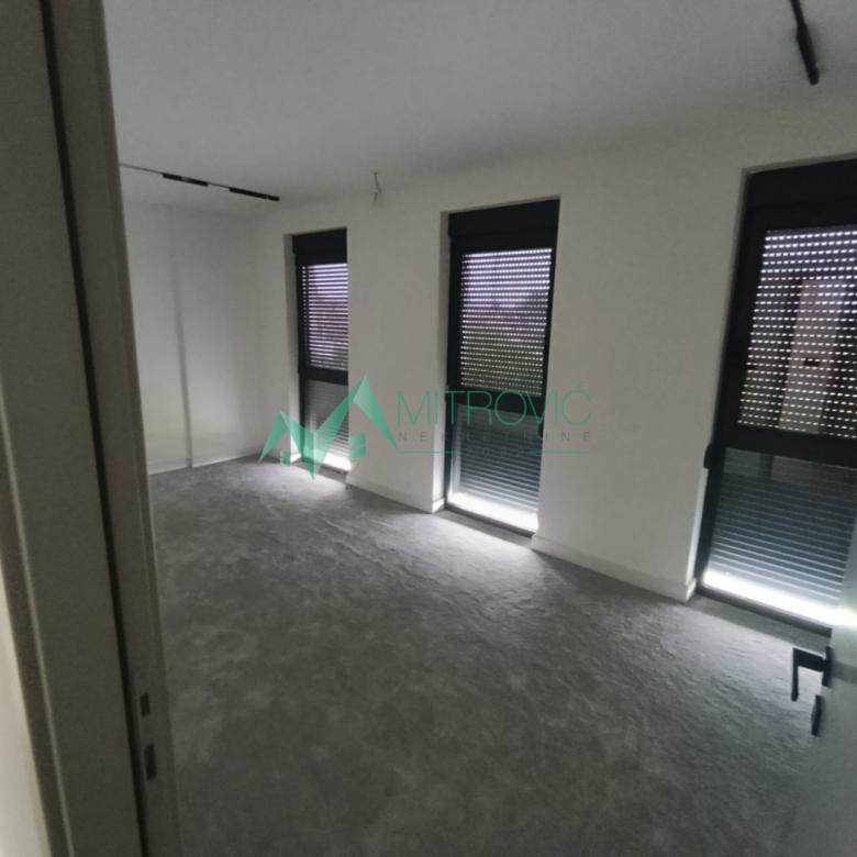 Stan Prodaja Novi Sad  205 m2