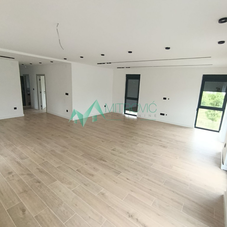Stan Prodaja Novi Sad  205 m2