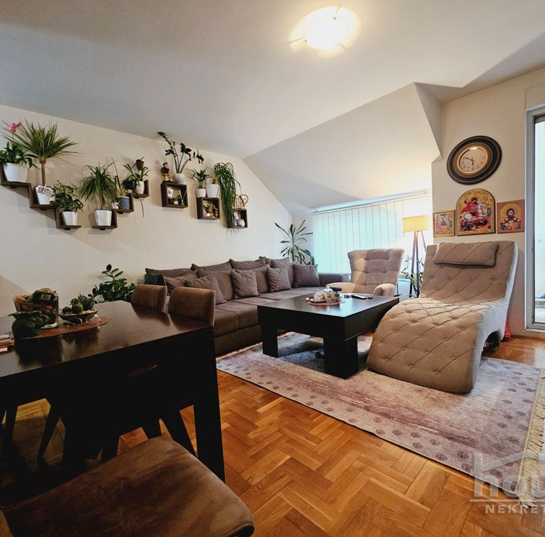 Stan Prodaja Novi Sad  86 m2