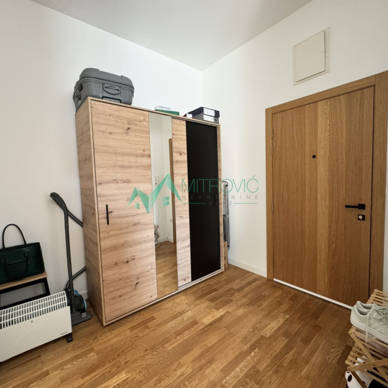 Stan Prodaja Petrovaradin  28 m2