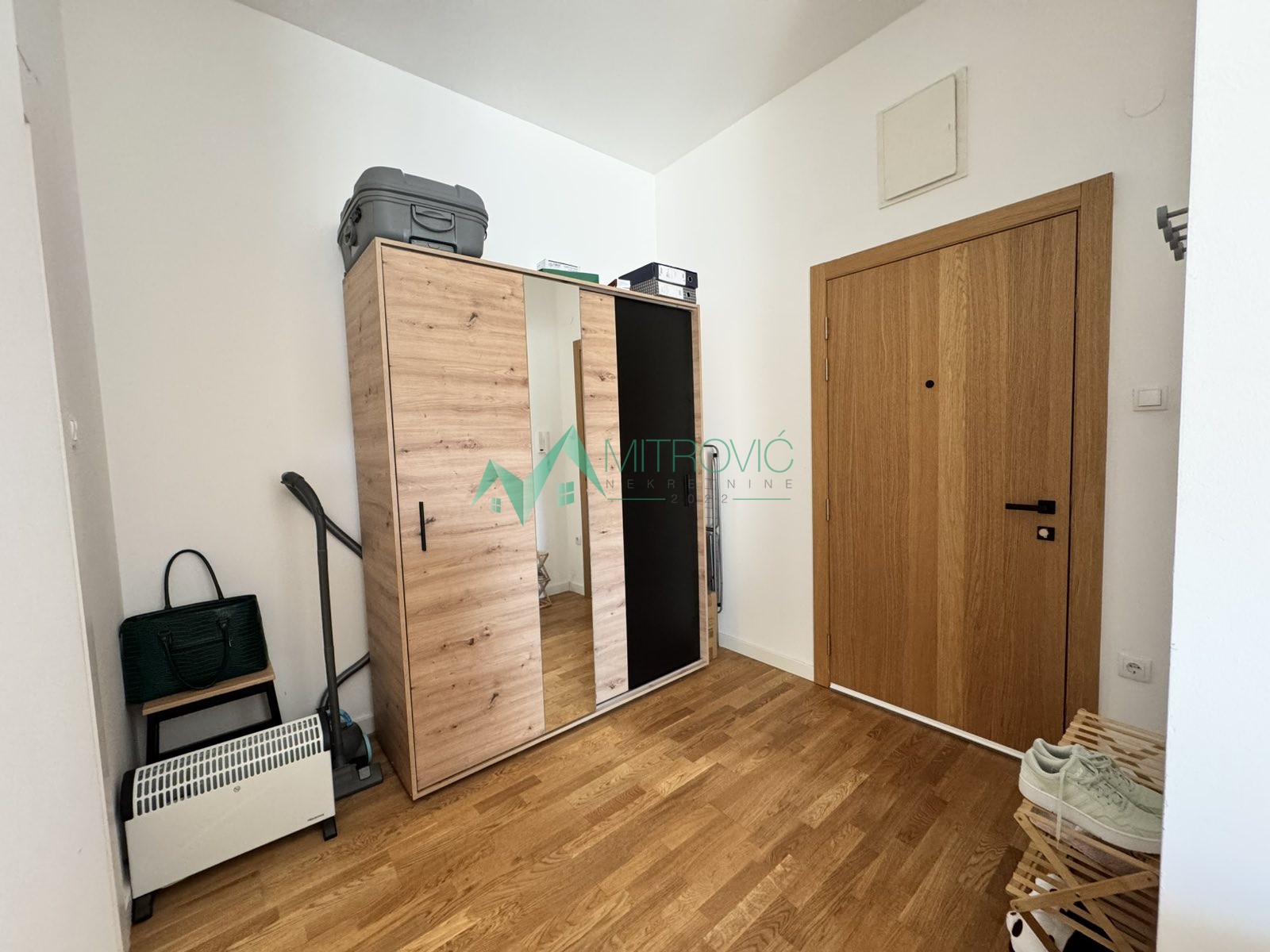 Stan Prodaja Petrovaradin  28 m2
