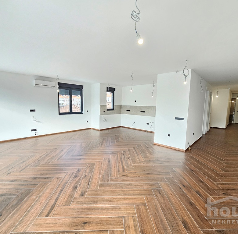 Stan Prodaja Novi Sad  165 m2