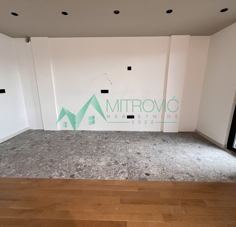 Stan Prodaja Novi Sad  210 m2