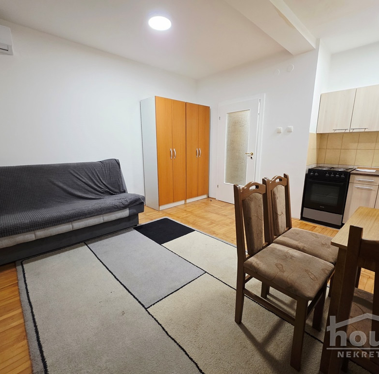 Stan Prodaja Novi Sad  25 m2