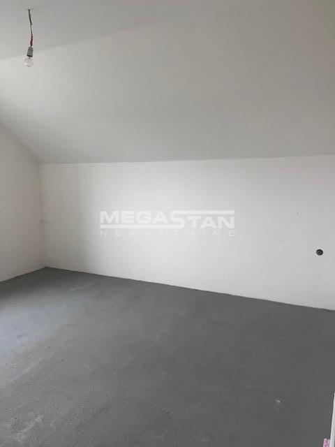 108092258-9-20241129163110 Kuća na prodaju, Ugrinovci, Beograd, 114m², 150.000 €