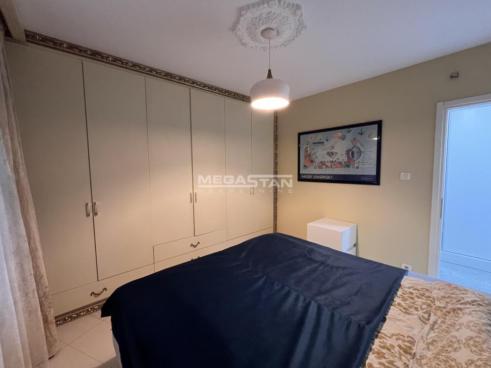 Četvorosoban stan za izdavanje, Hram Svetog Save, Beograd, 185m², 2.500 €/mes