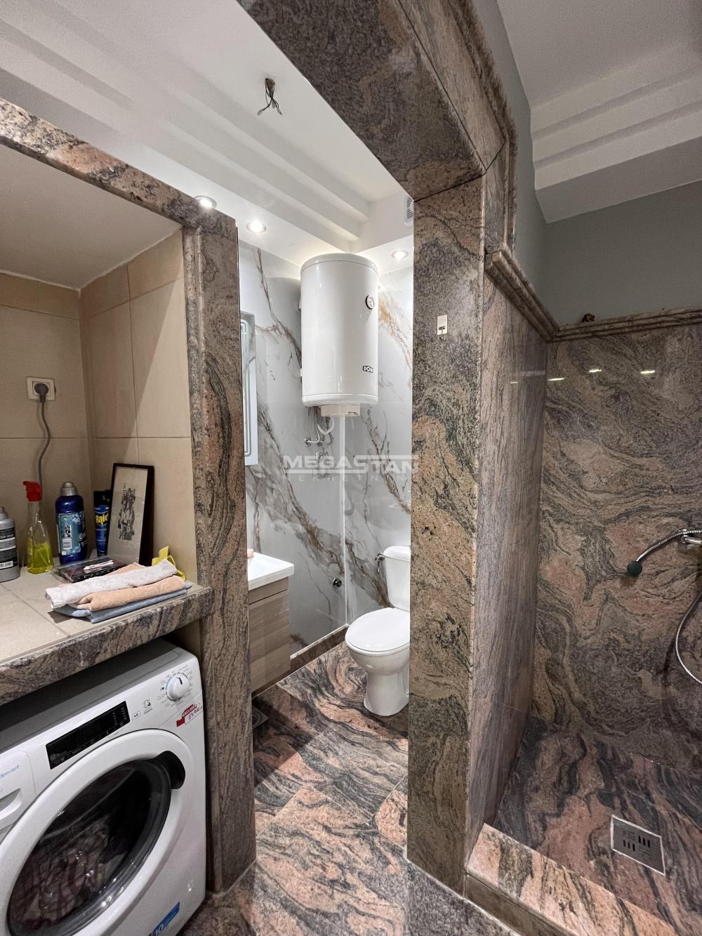 Četvorosoban stan za izdavanje, Hram Svetog Save, Beograd, 185m², 2.500 €/mes
