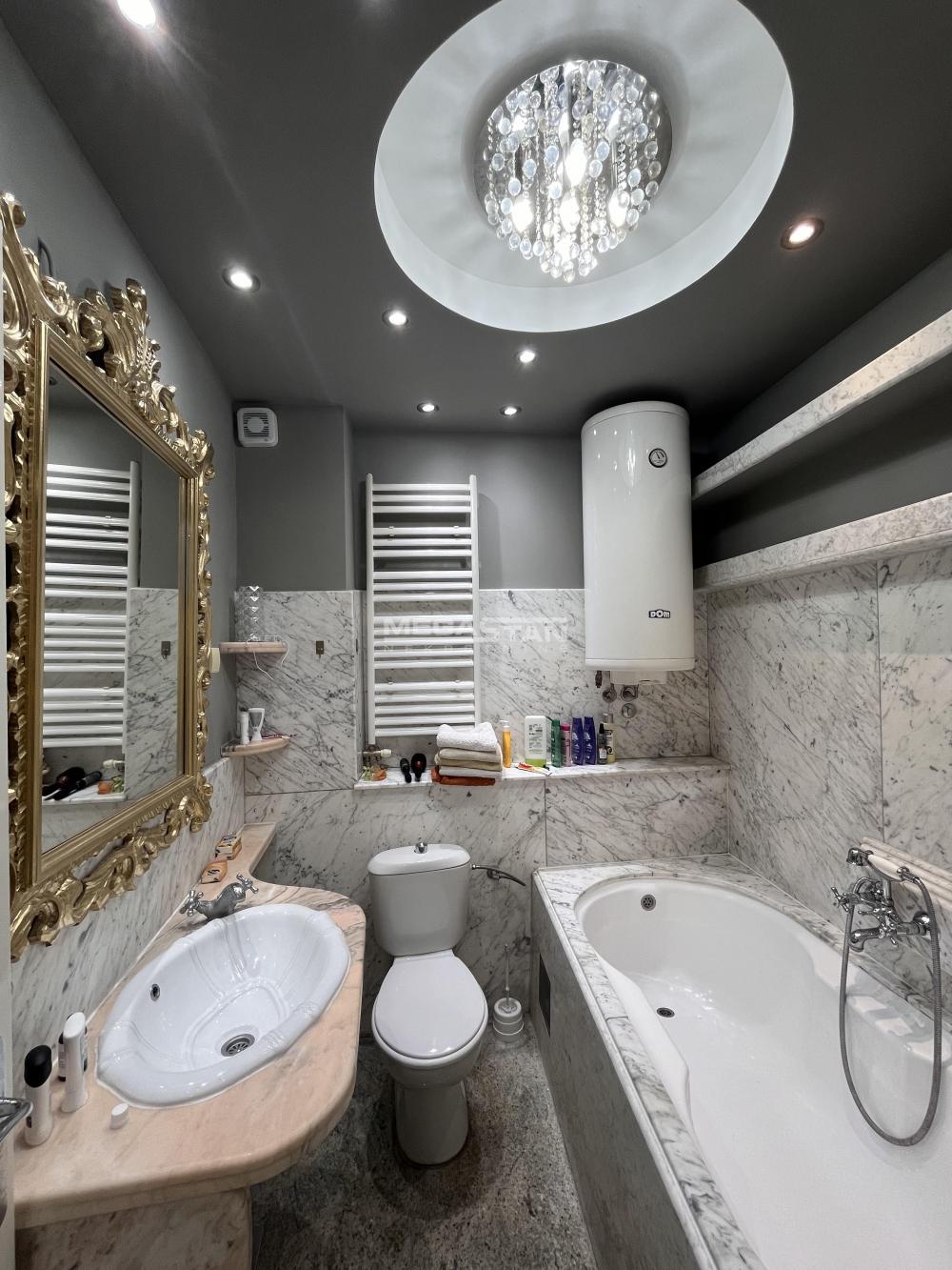 Četvorosoban stan za izdavanje, Hram Svetog Save, Beograd, 185m², 2.500 €/mes