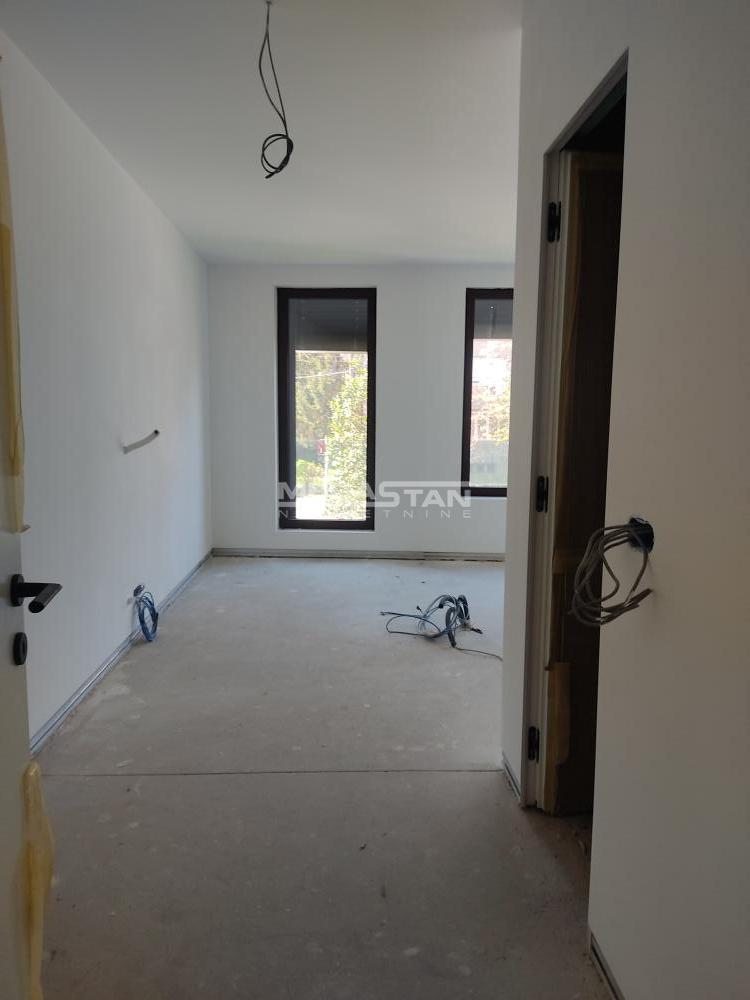 108092823-10-20250319112731 Četvorosoban stan na prodaju, Dedinje, Beograd, 221m², 1.280.300 €