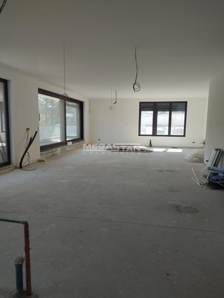 108092823-16-20250319112732 Četvorosoban stan na prodaju, Dedinje, Beograd, 221m², 1.280.300 €