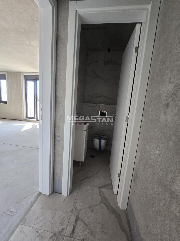 108098530-5-20260313162806-3 Lokal na prodaju, Šumice, Beograd, 256m², 768.000 €