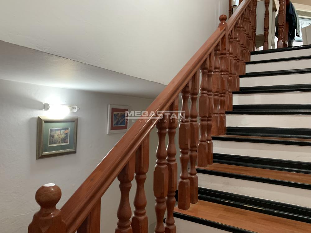 Kuća na prodaju, Višnjička Banja, Beograd, 414m², 595.000 €