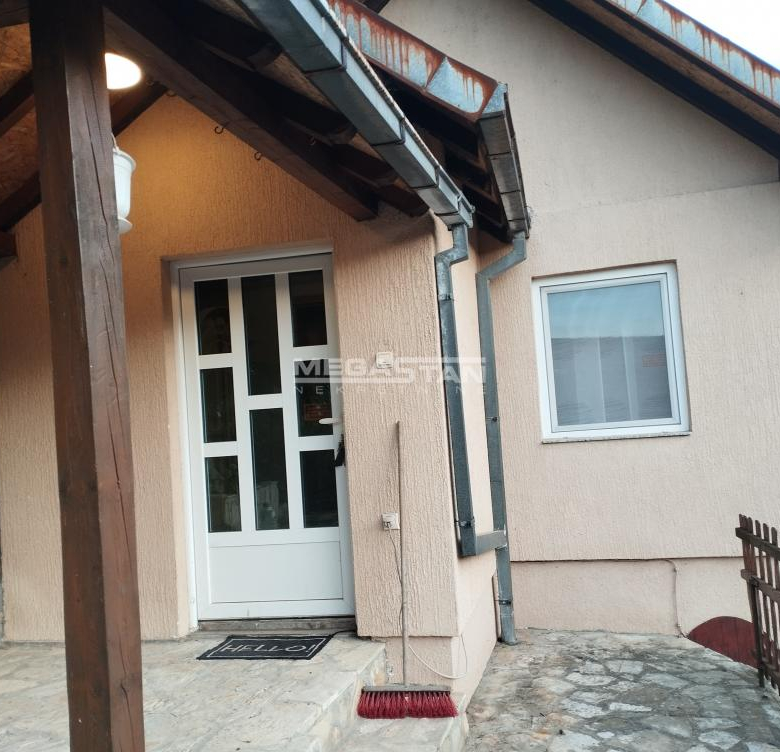 Kuća Prodaja Loznica  98 m2