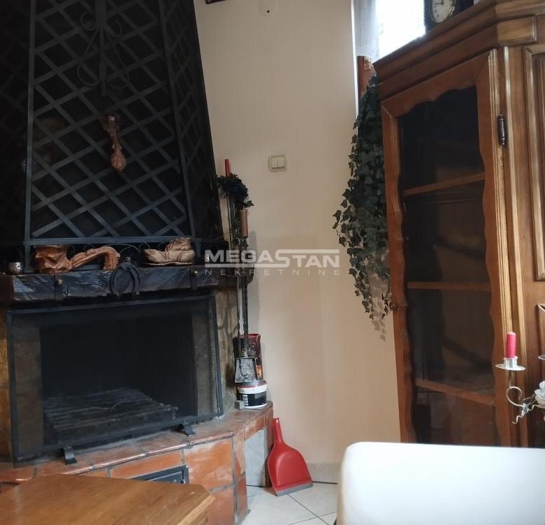 Kuća Prodaja Loznica  98 m2