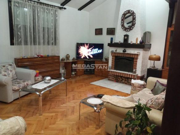 Četvorosoban stan na prodaju, Miljakovac, Beograd, 103m², 215.000 €