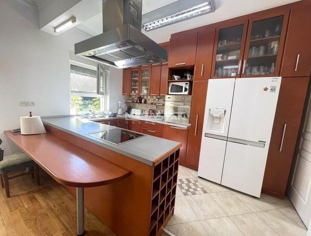 Kuća Izdavanje Beograd Kuća Izdavanje Beograd Senjak 140 m2