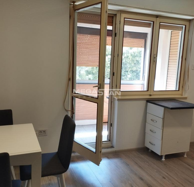 Stan Prodaja Beograd Padinska Skela 56 m2
