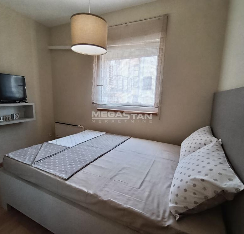 Stan Izdavanje Beograd Hram Svetog Save 54 m2