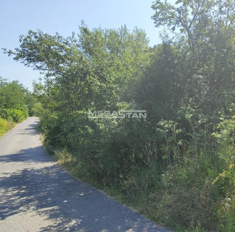 Beli Potok, deljiv građevinski plac.