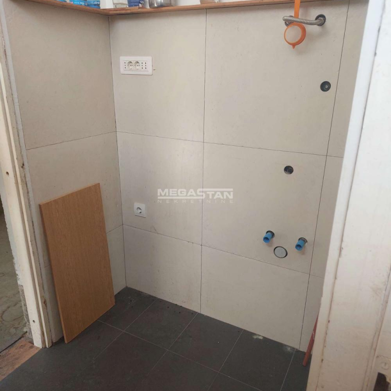 Lokal Izdavanje Beograd Blok 63 38 m2