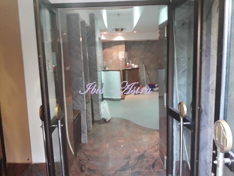 Lokal Izdavanje Beograd Vojvode Stepe 88 m2