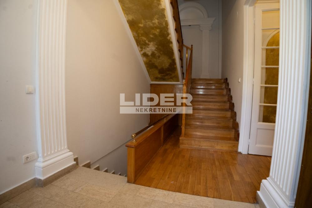 Kuća za izdavanje, Autokomanda, Beograd, 550m², 4.900 €/mes