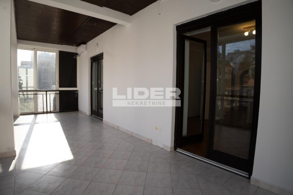 Kuća za izdavanje, Autokomanda, Beograd, 550m², 4.900 €/mes