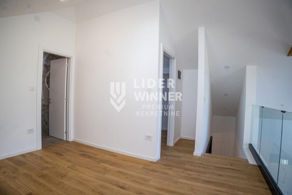 Kuća na prodaju, Kosmaj, Beograd, 250m², 445.000 €